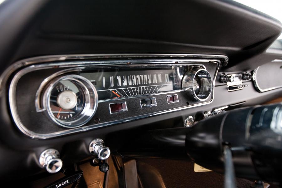  Ford Mustang 2+2 Fastback Red 1965 года  (фото 11 из 23)